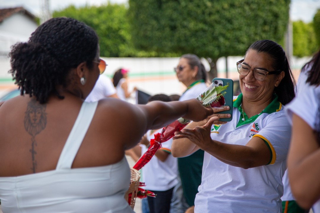 Santaluz realiza caminhada de conscientização contra o feminicídio